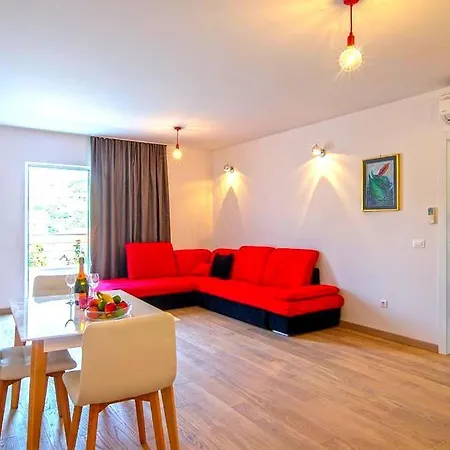 5 Star Apartment *
